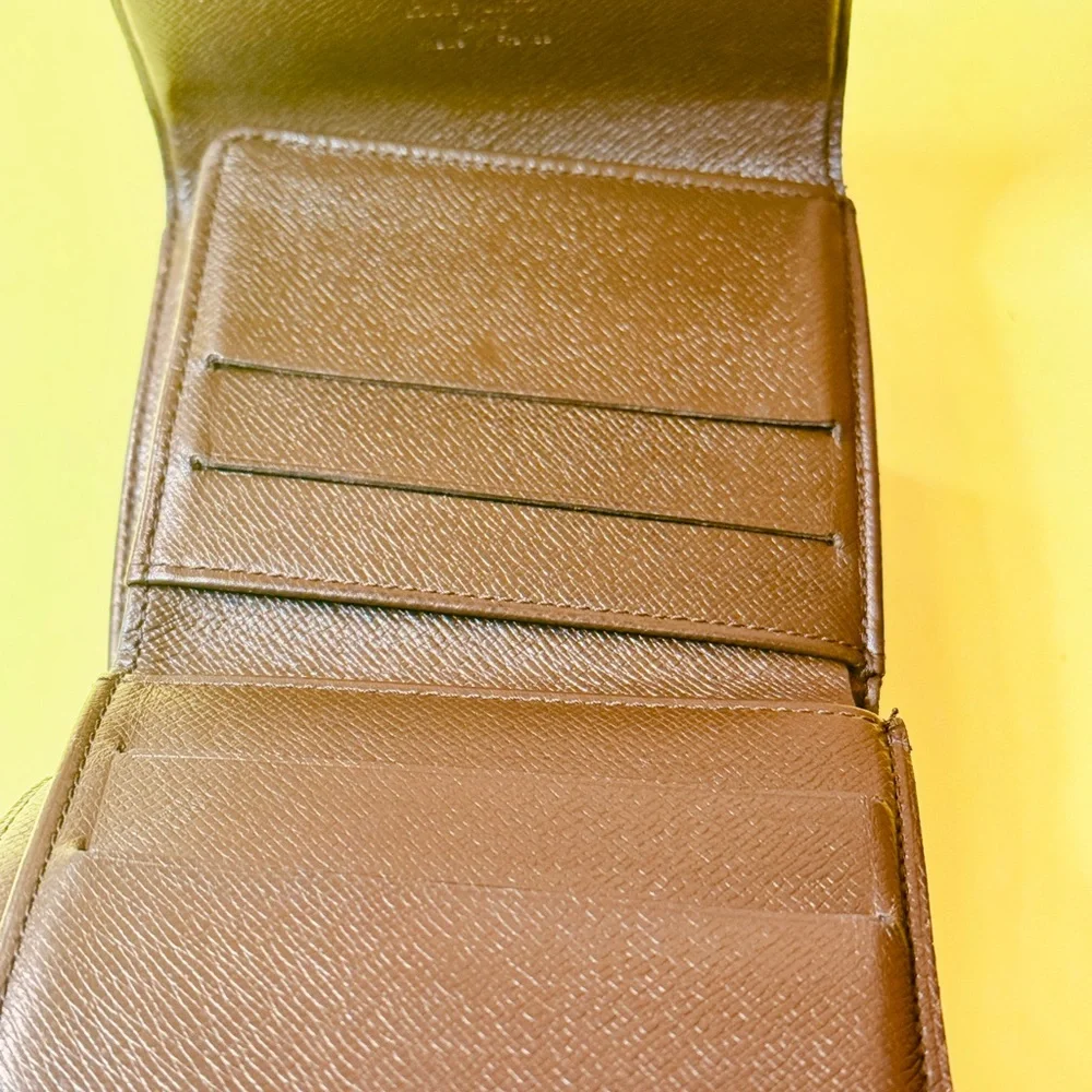 Louis Vuitton Damier set of 2  Brown Leather wallet 
1 for women and 1 for man. - Picture 14 of 15